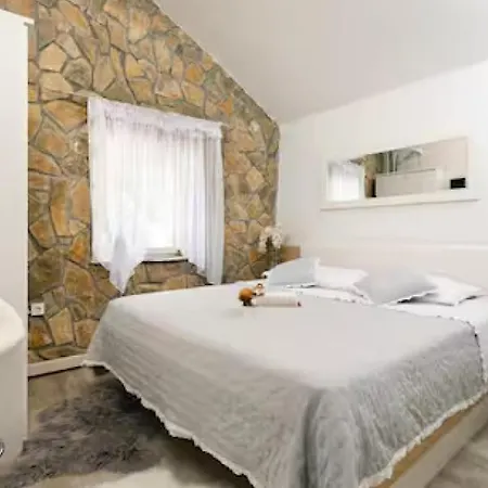 Lisnjak By Guide Villa *