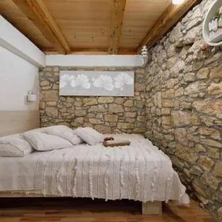 Villa Lisnjak By Guide