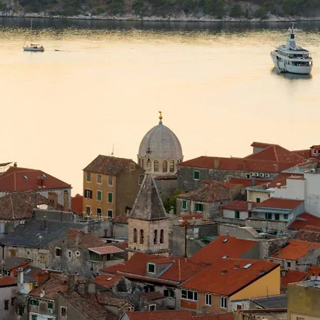 Lisnjak By Guide Villa