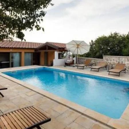 Lisnjak By Guide Drnis